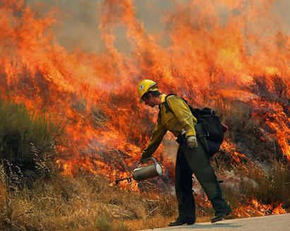 阻燃材料是否可燃？阻燃服怎么阻止被灼傷？