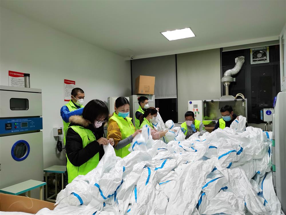 綠馬甲“浦東青年志愿者”，的一次晚班志愿服務