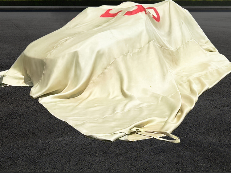 上海誠(chéng)格新能源汽車(chē)滅火毯：專(zhuān)業(yè)守護(hù)您的行車(chē)安全（900℃防火認(rèn)證）